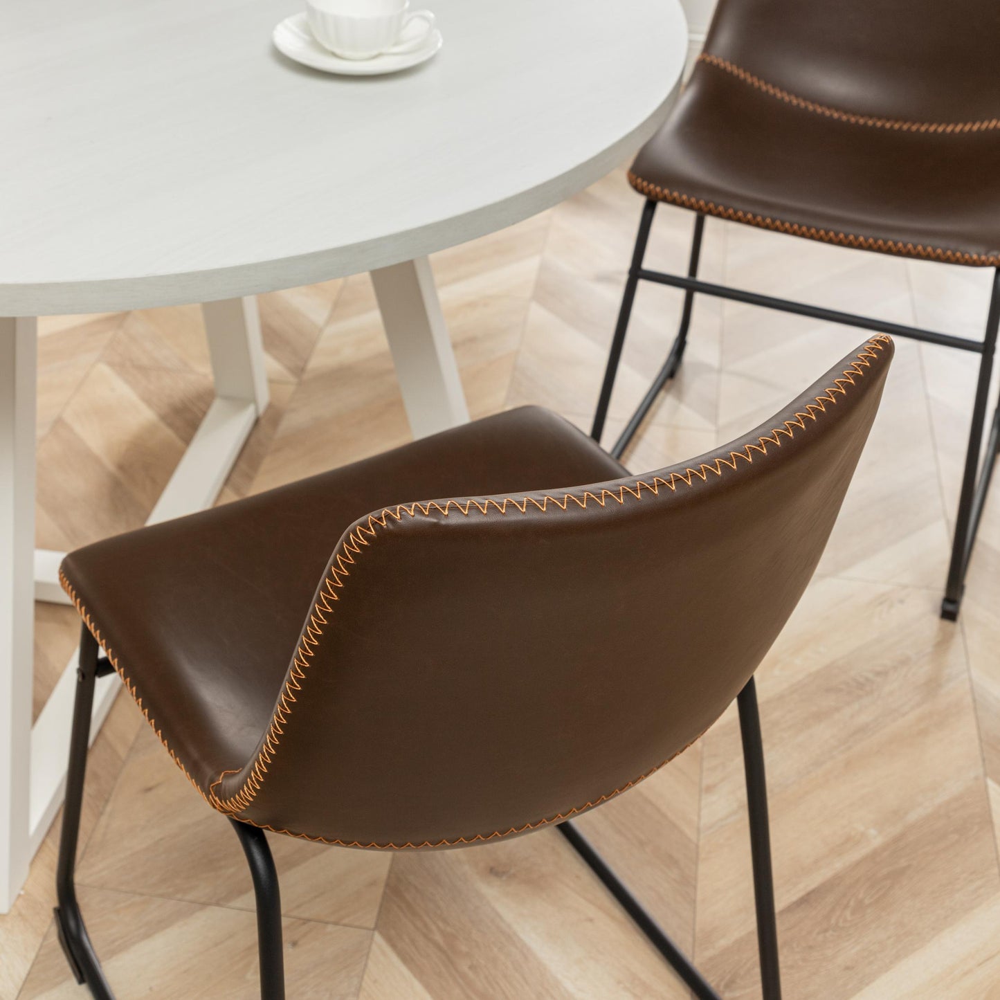 Varna 5-Piece Round Dining Set, Trestle Dining Table with 4 Stylish Chairs