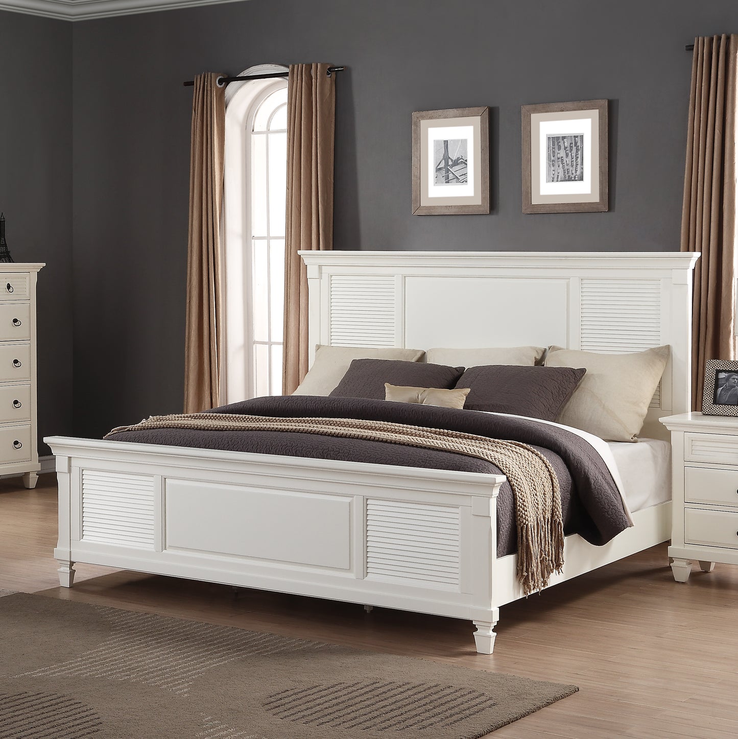 Regitina Contemporary White Wood Bedroom Collection