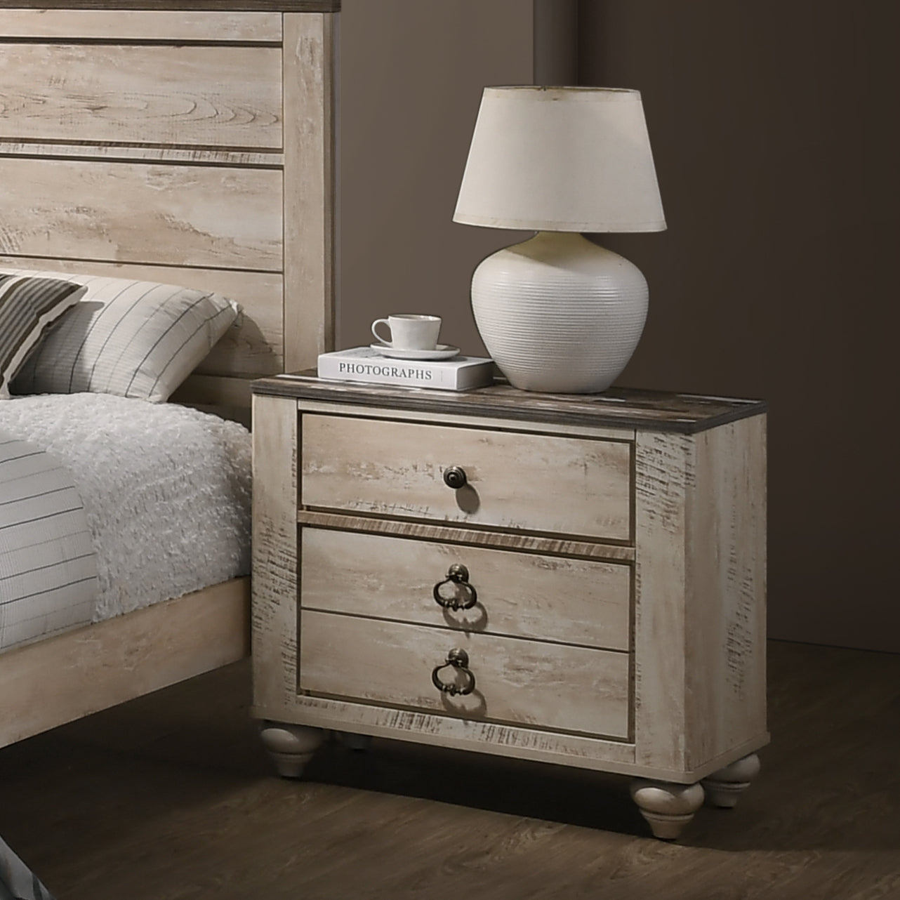 Imerland Contemporary White Wash Finish Bedroom Collection