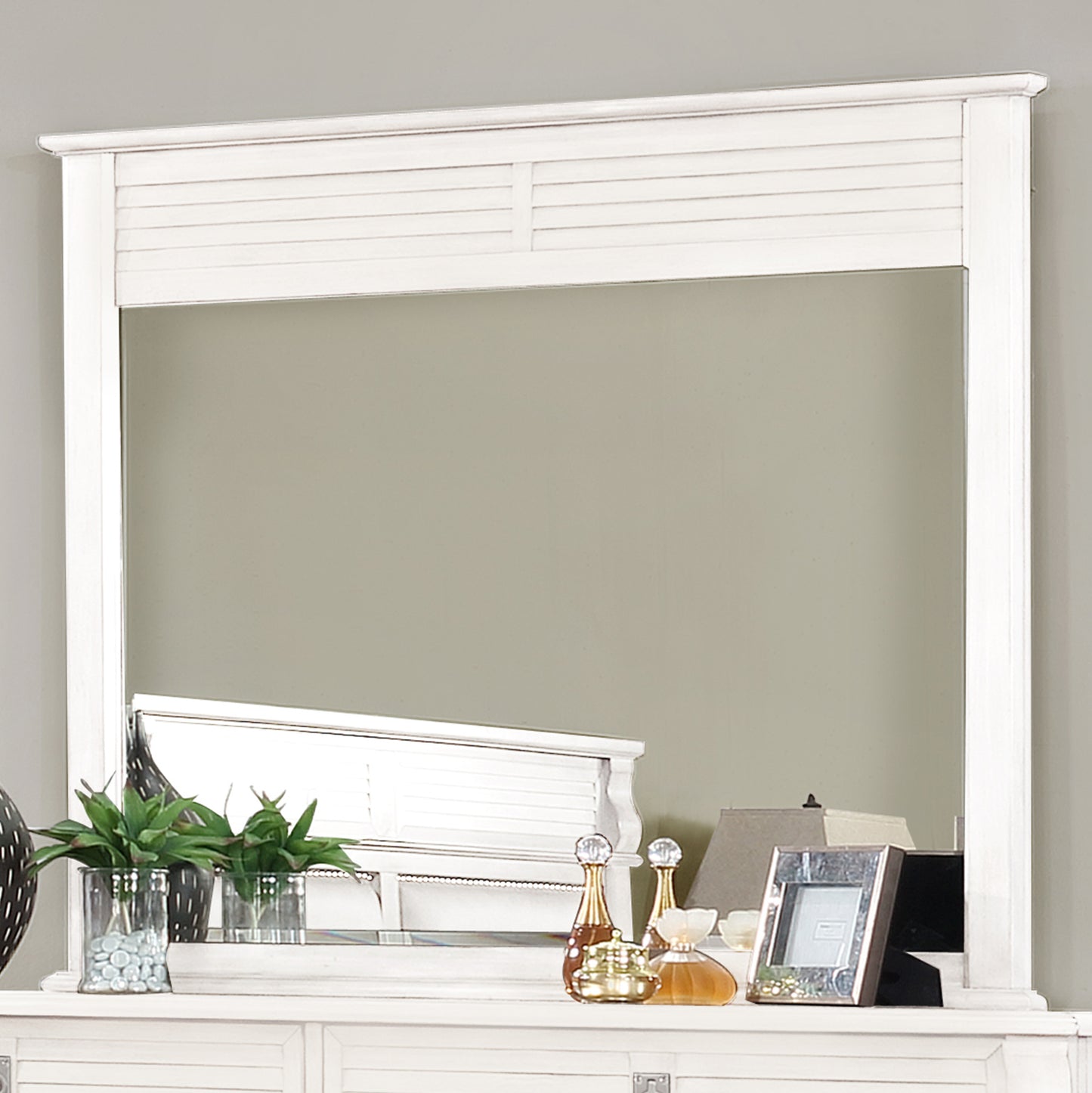 York Wood Antique White Bedroom Collection