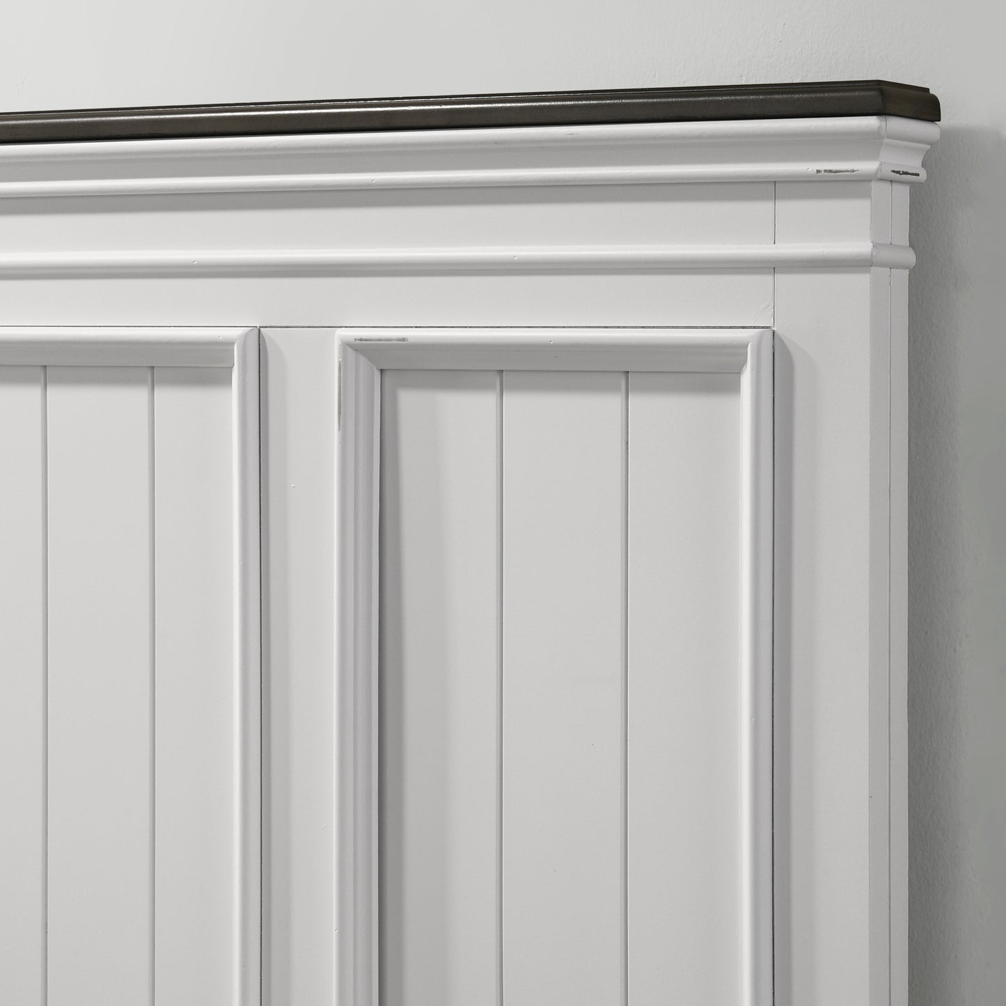 Roundhill Furniture Clelane Shiplap Wood Panel Bed