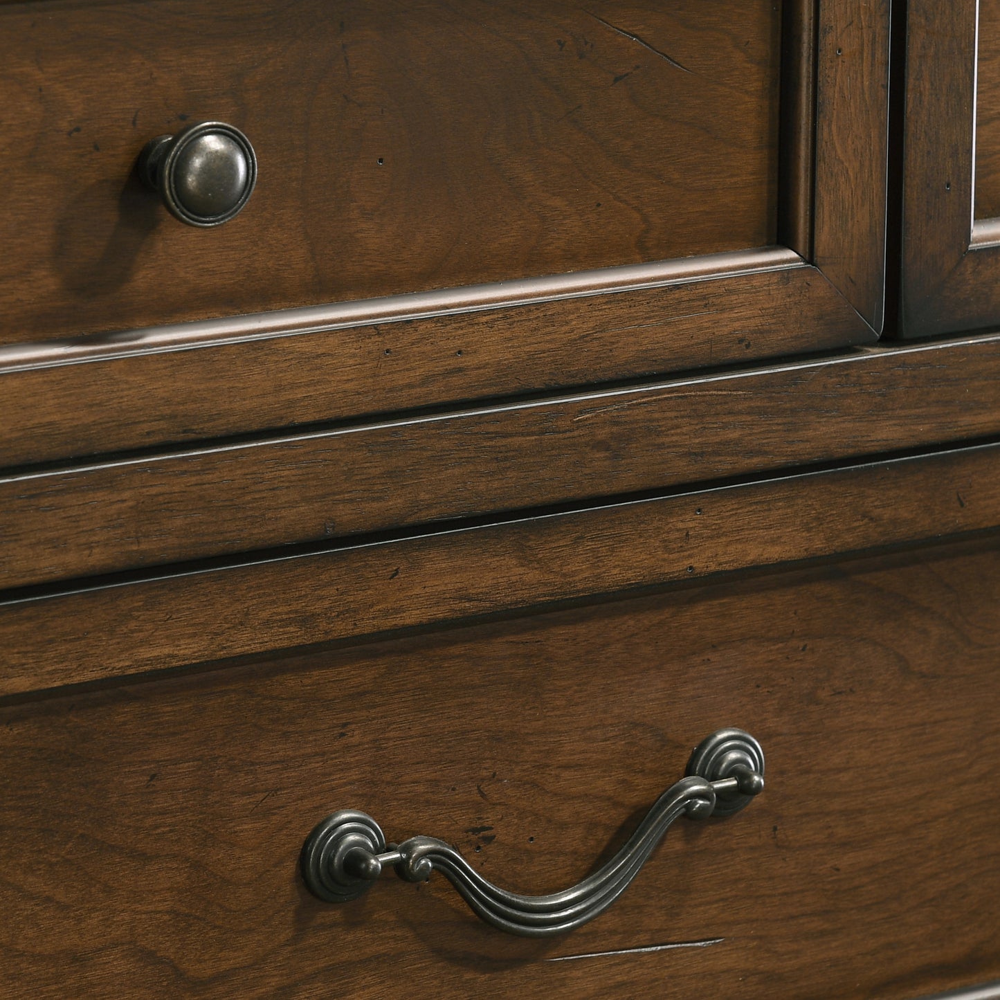 Maderne Traditional Wood 9-Drawer Dresser with Mirror, Antique Walnut Finish
