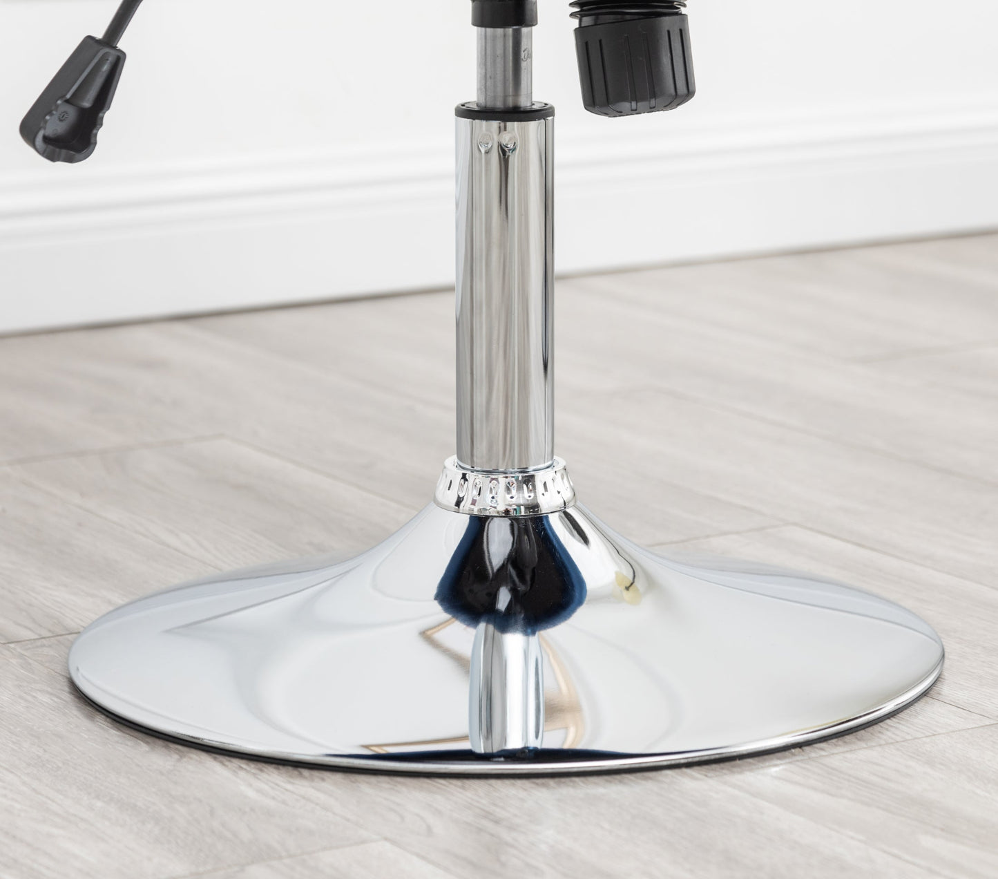 Noas Velvet Upholstered Tufted Back Swivel Accent Chair, Yellow