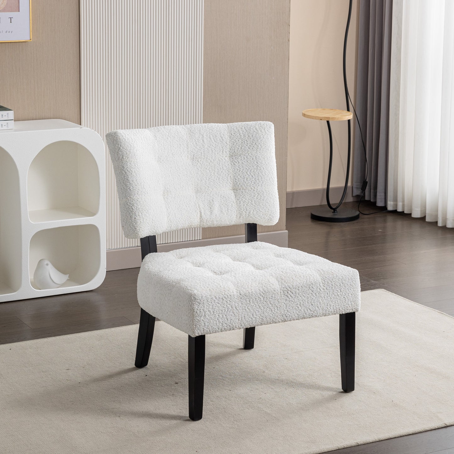 Movile Tufted Accent Chair, Oversized Seating