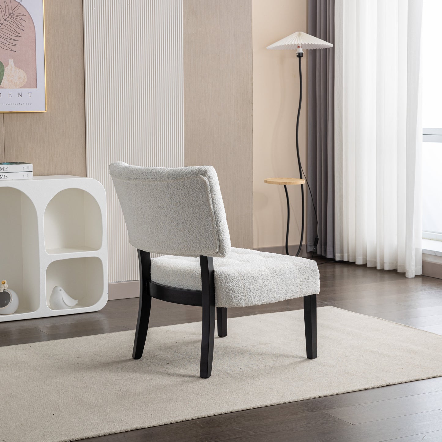 Movile Tufted Accent Chair, Oversized Seating