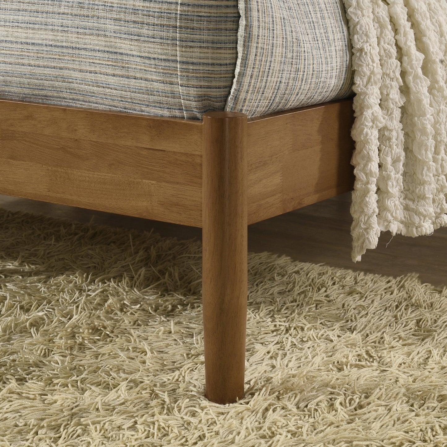 Vichy Rubberwood Platform Bed in Light Walnut