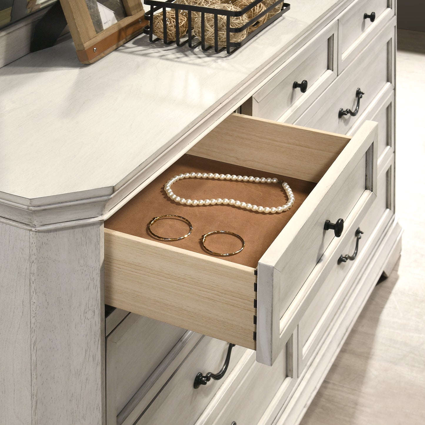 Roundhill Furniture Maderne Traditional Wood Panel Bedroom Collection