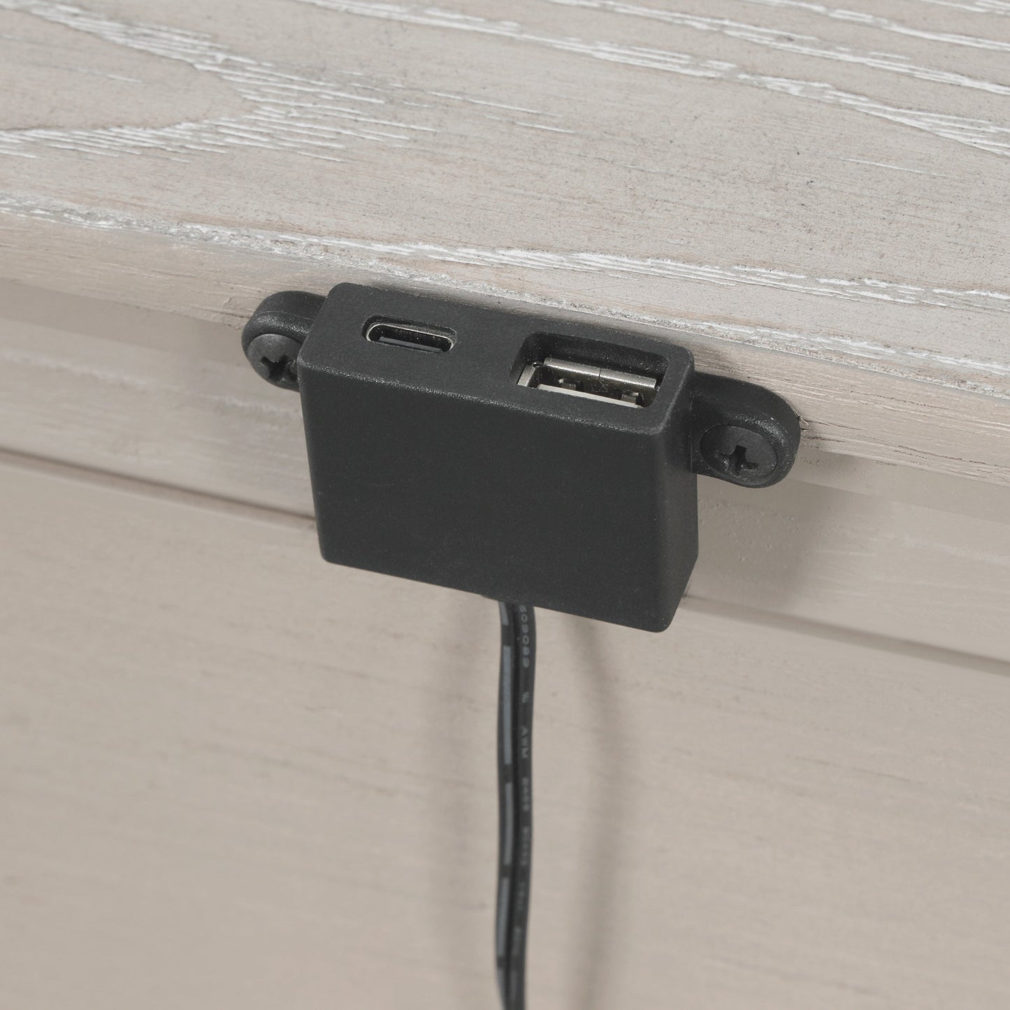 Roundhill Furniture Seluna 2-Drawer Bedroom Nightstand with built-in USB port, Gray Oak Finish