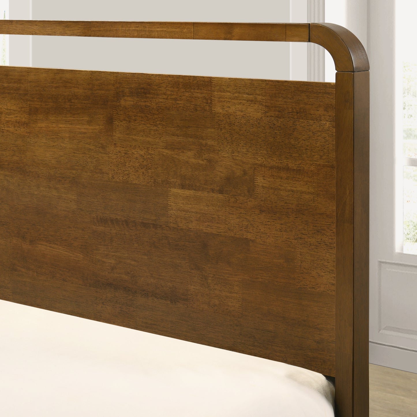 Roundhill Furniture Eldren Wood Platform Bed in Walnut Finish