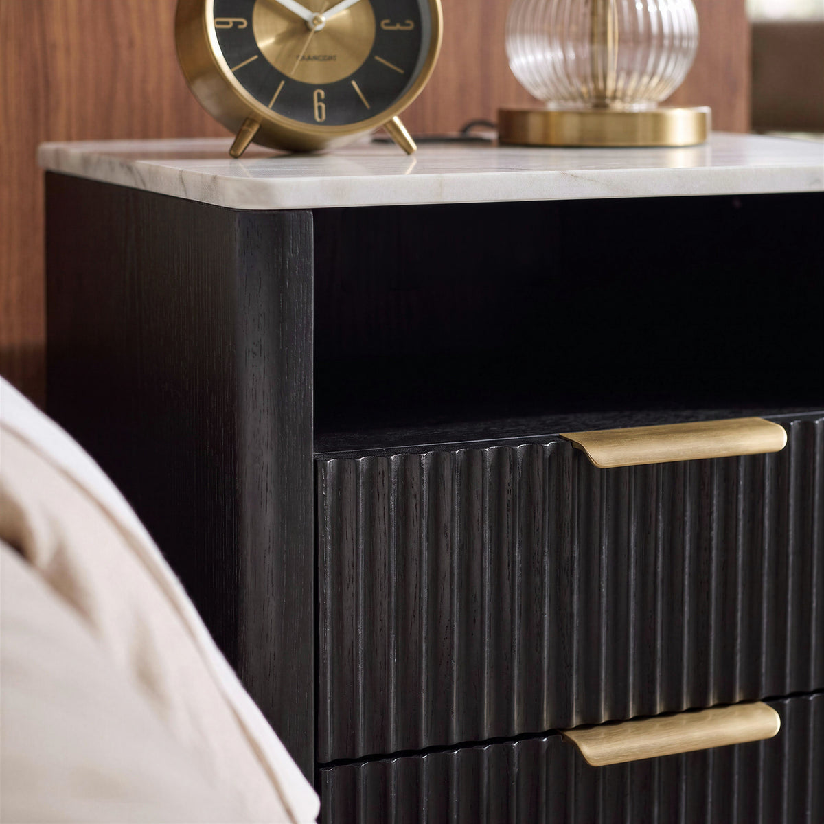 Roundhill Furniture Lyra Mid-Century Modern 2-Drawer Nightstand with Charging Station
