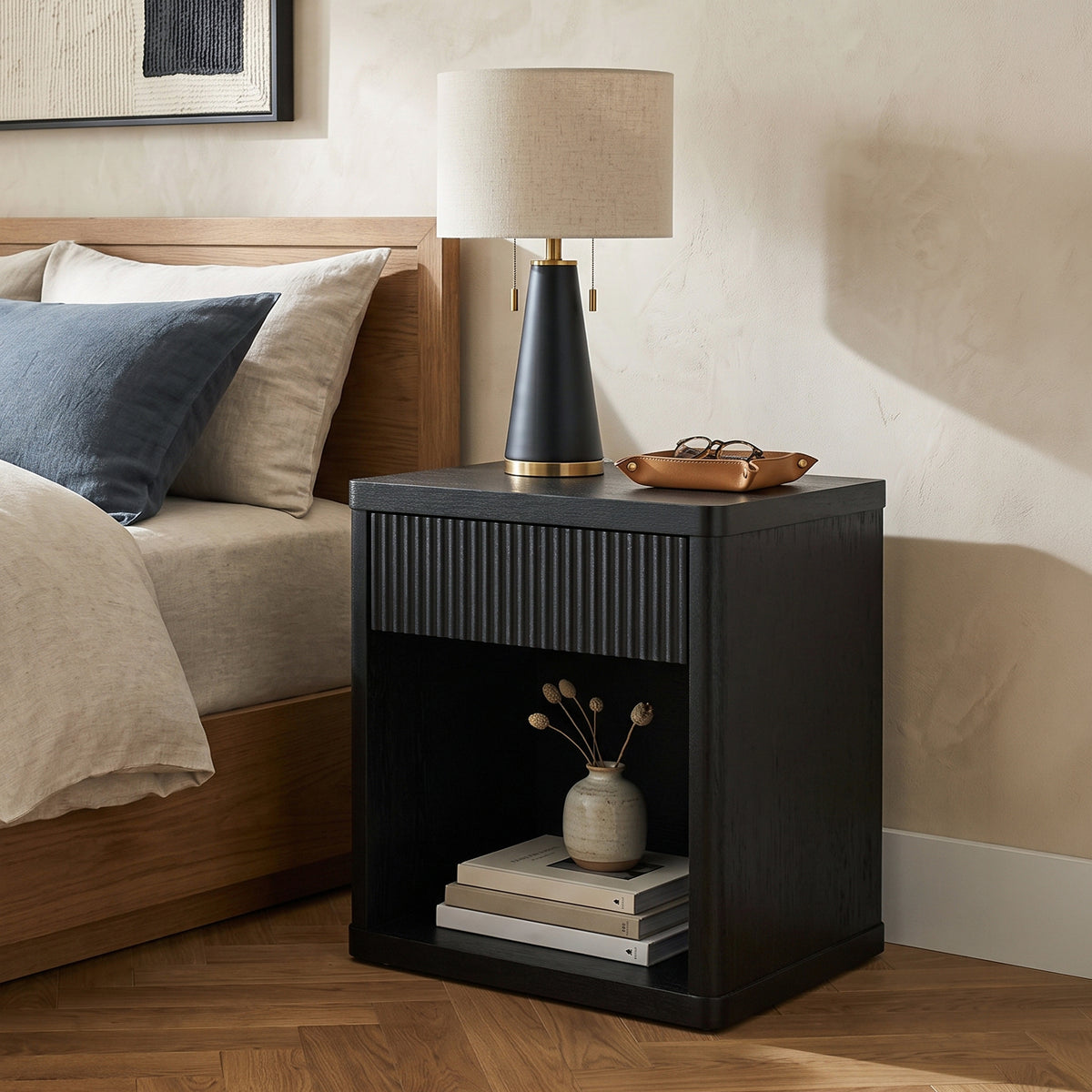 Roundhill Furniture Aria Modern Fluted Nightstands, Side Tables, Set of 2