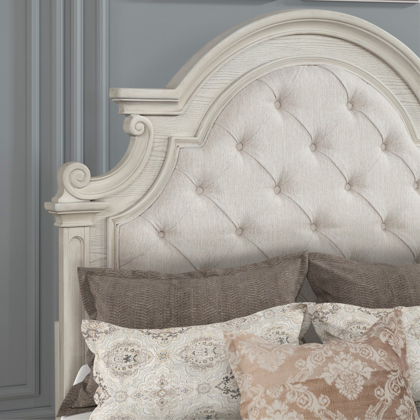 Roundhill Furniture Nelson French Traditional Tufted Upholstery Bed, Antique White