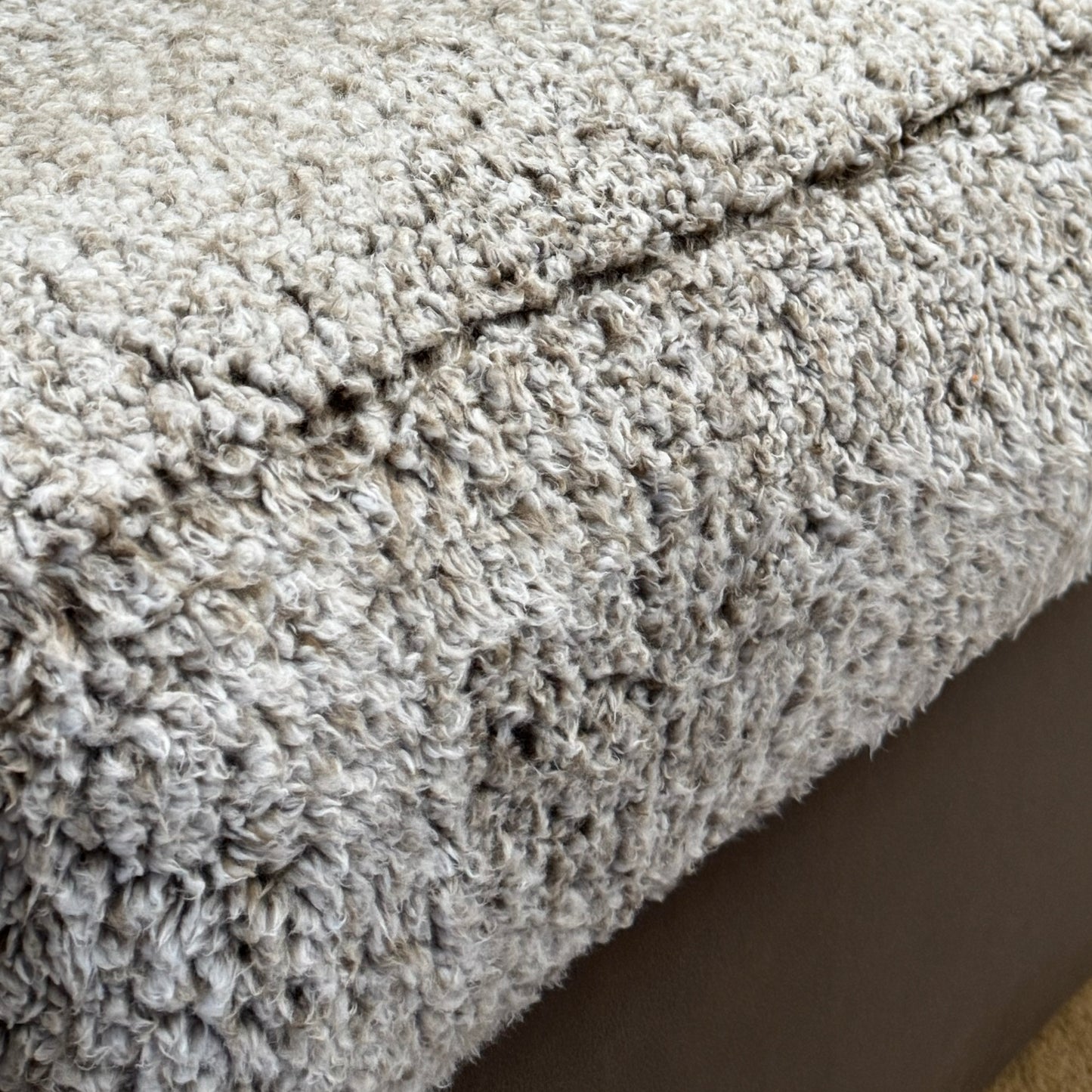 Roundhill Furniture Marvella Living Room Chair with Chocolate Faux Leather Upholstery and Curly Shearling Cushions