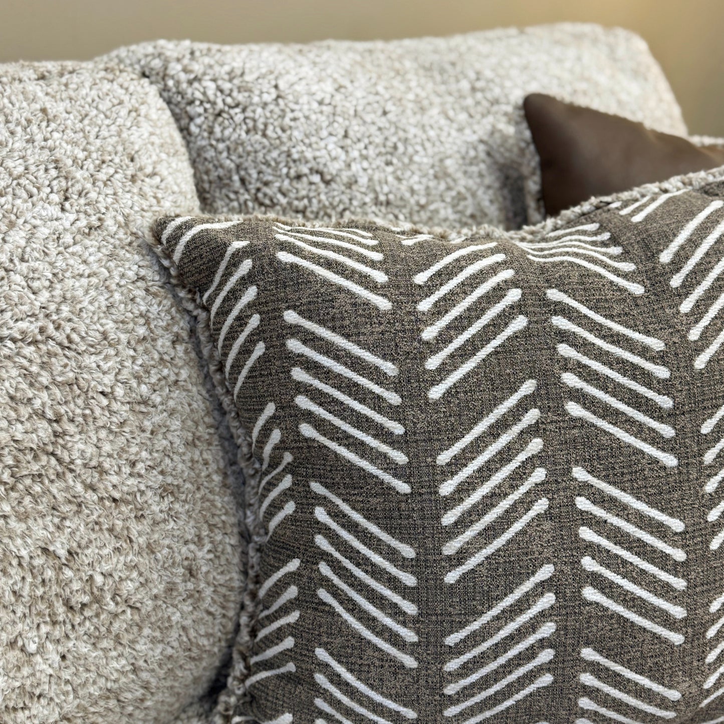 Roundhill Furniture Marvella Living Room Collection, Chocolate Faux Leather Upholstery and Curly Shearling Cushions