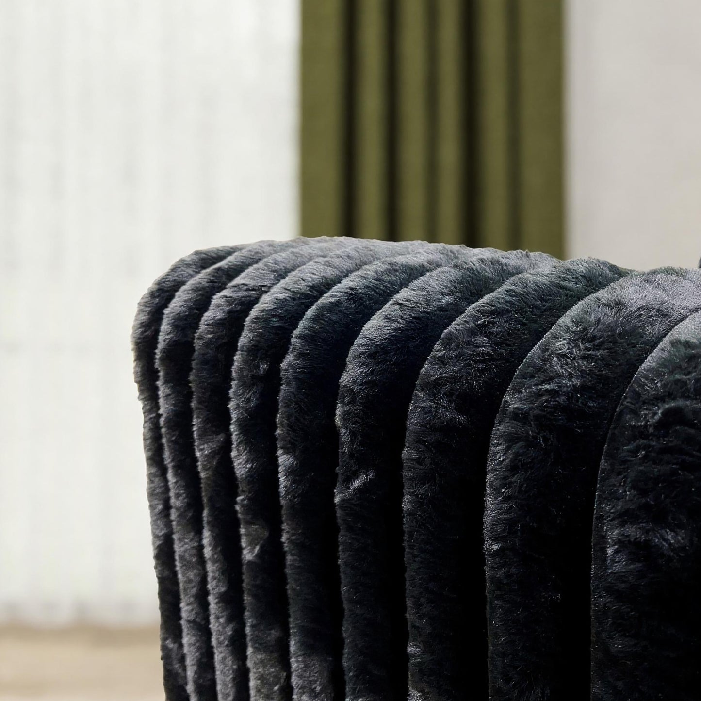 Roundhill Furniture Nolan Contemporary Upholstered Cocktail Ottoman, Lush Black