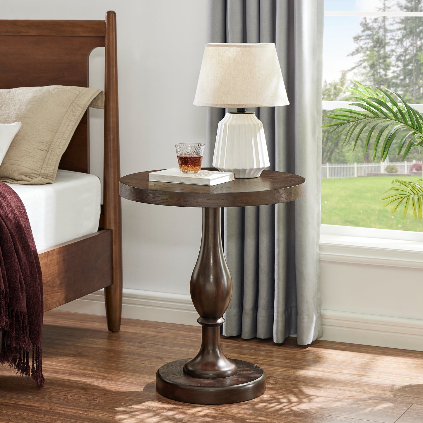 Roundhill Furniture Solmere 22" Round Wood Pedestal End Table