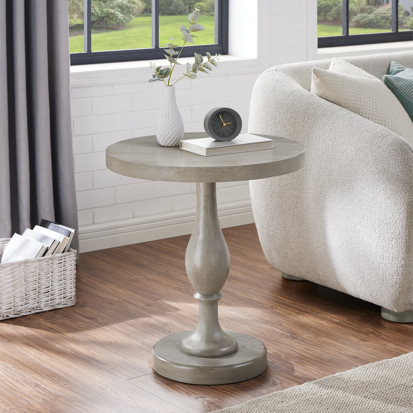 Roundhill Furniture Solmere 22" Round Wood Pedestal End Table