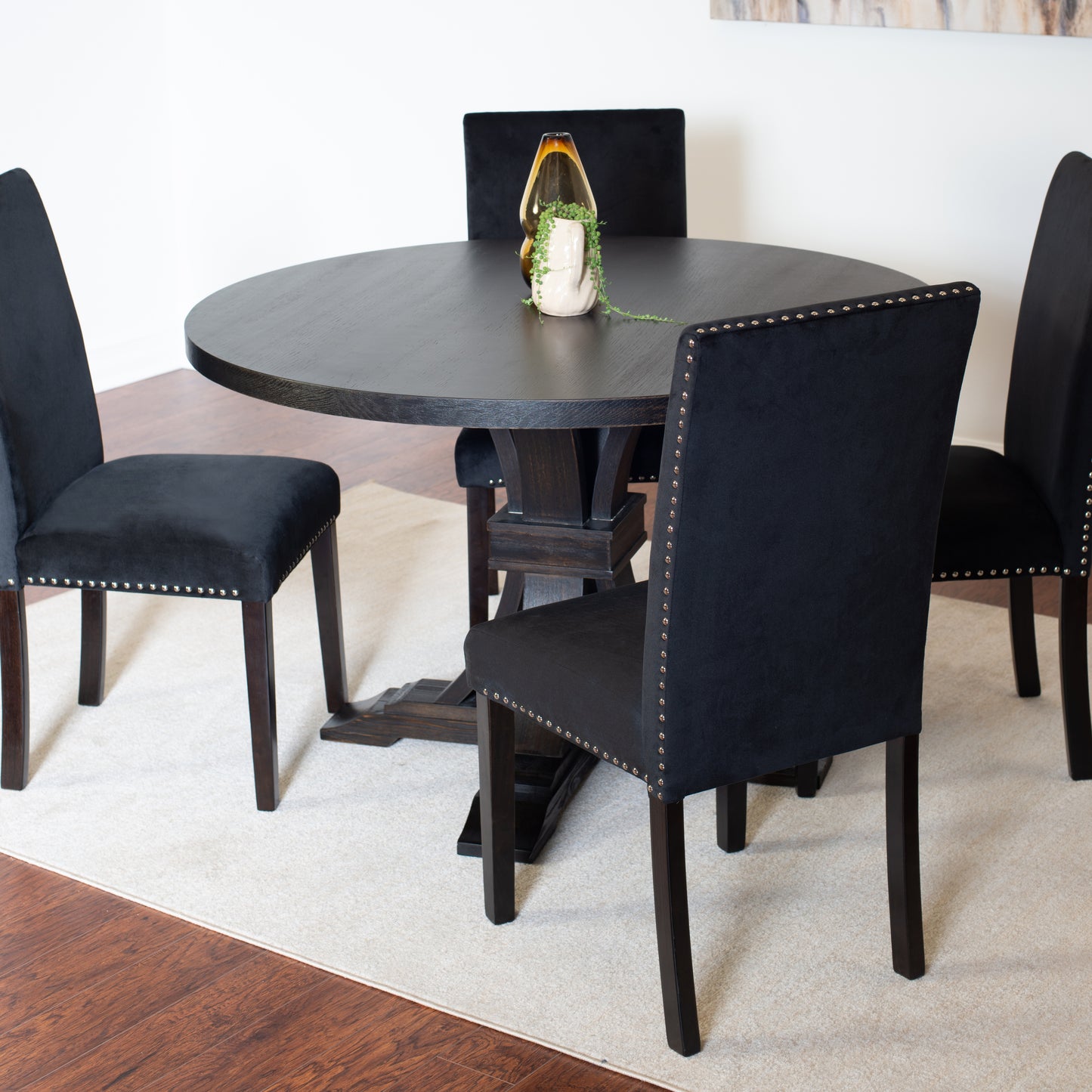 Quinlan 5-piece Dining Set, Distressed Pedestal Round Table with 4 Stylish Chairs