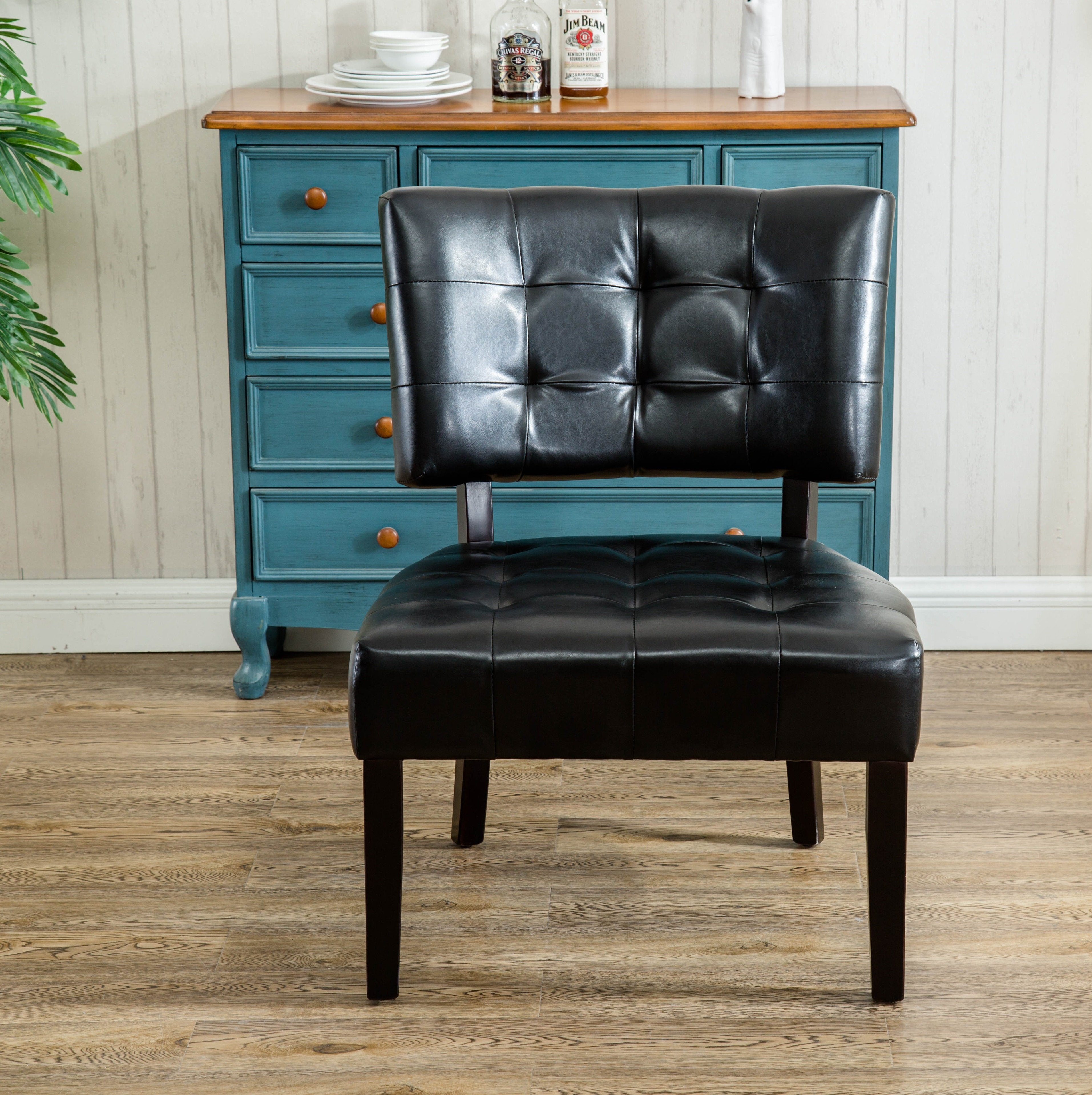 Faux leather best sale tufted chair