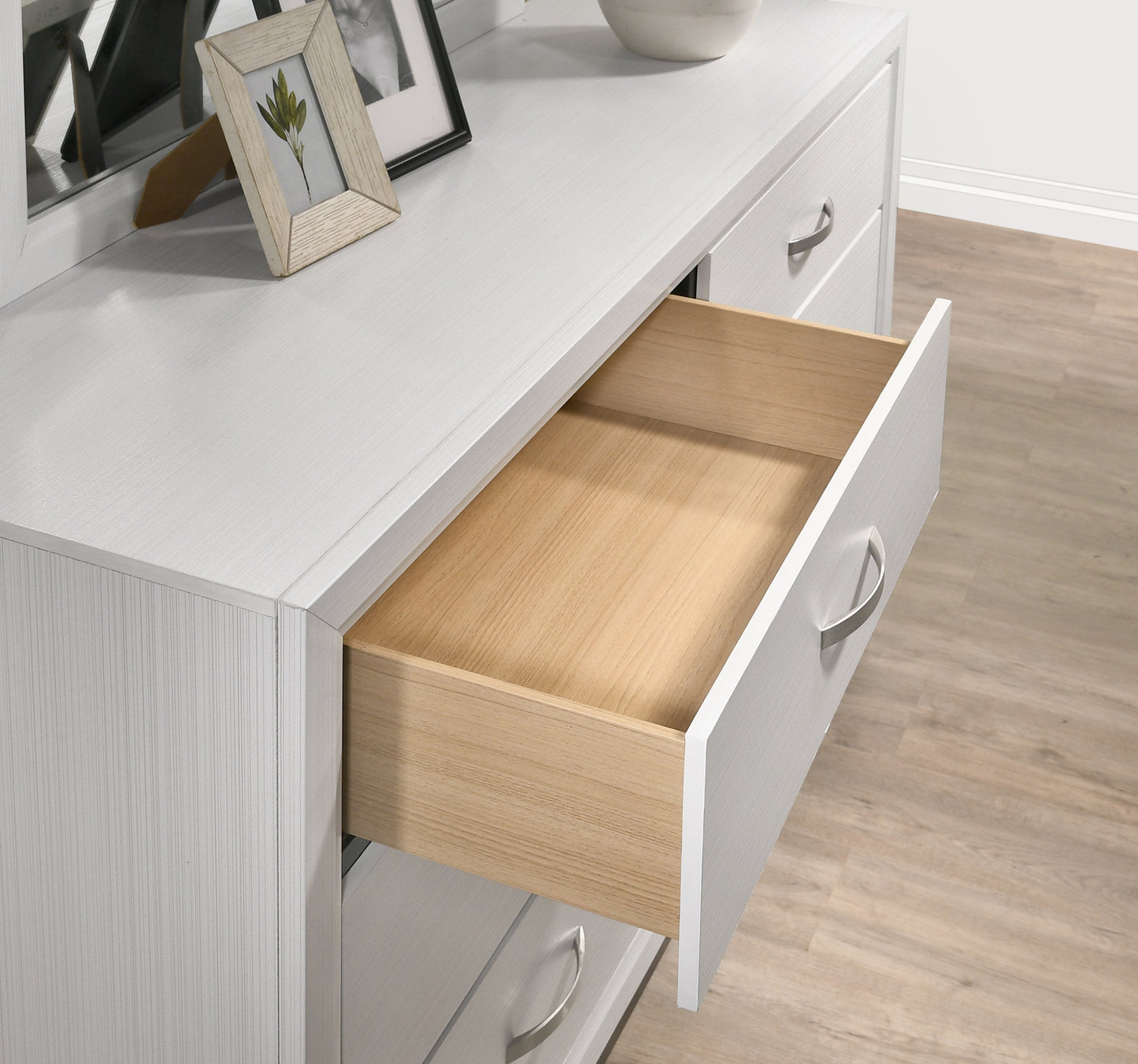 Stout Contemporary 6-Drawer Metal Bar Pulls Wood Dresser with Mirror, White