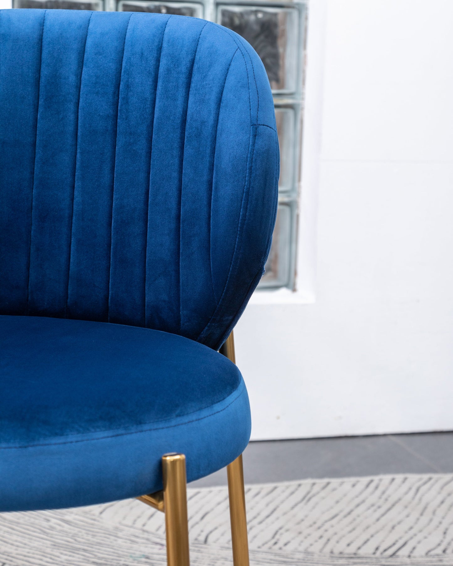 Amoa Contemporary Velvet Upholstery Dining Chair, Blue