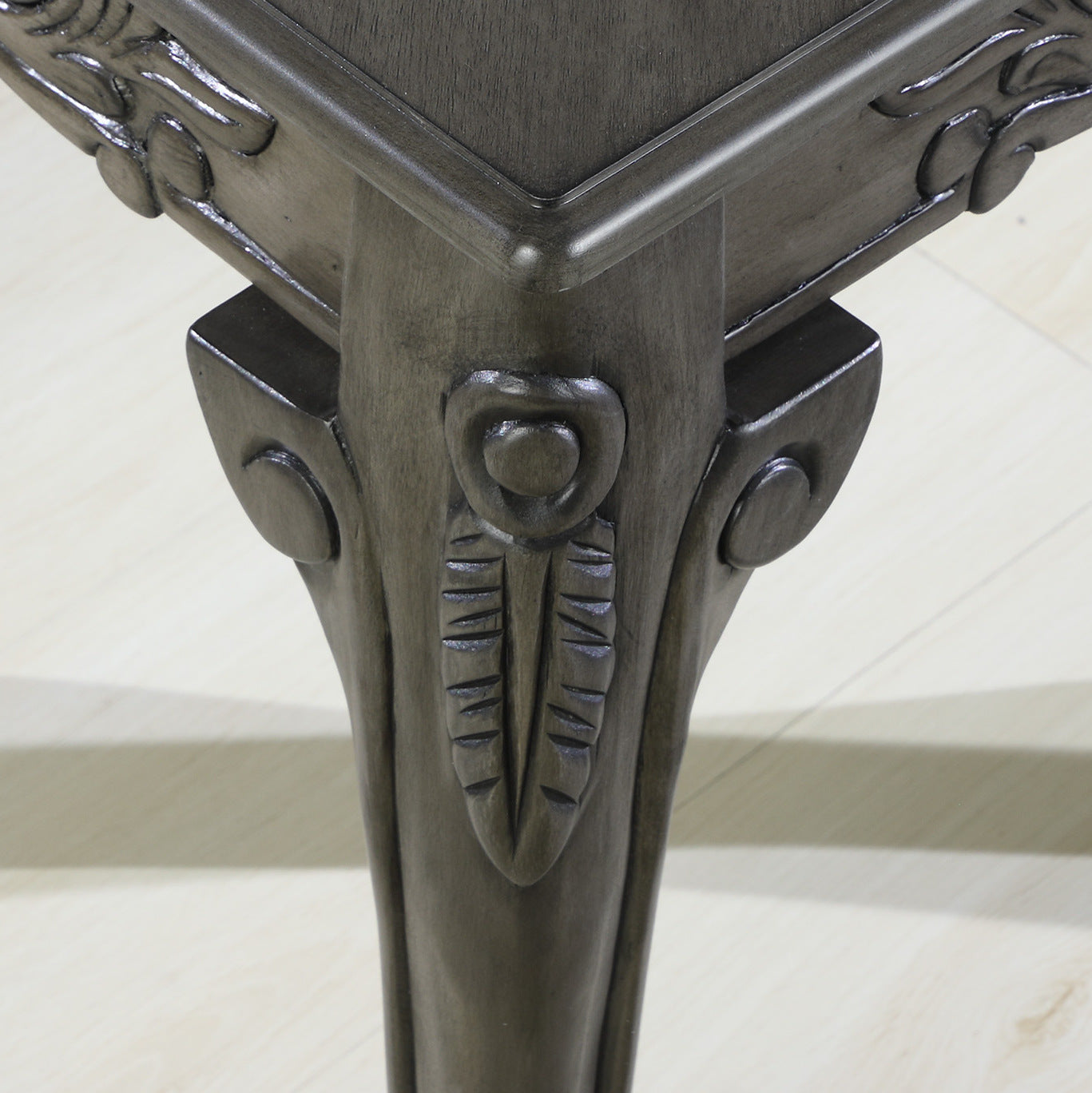 Traditional Ornate Detailing Gray Finish End Table